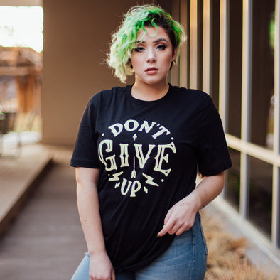Don't give up black Tee
